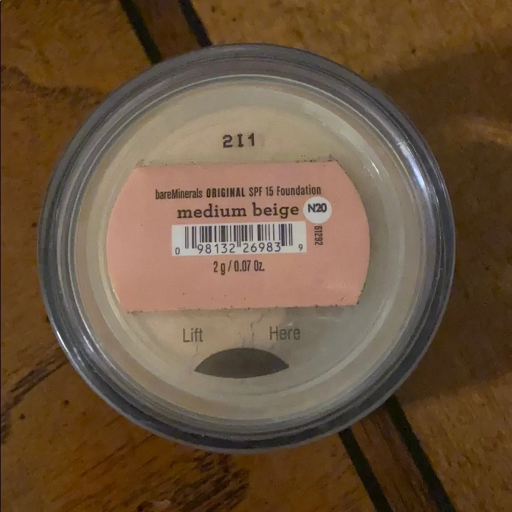 New Bare Minerals  medium beige foundation